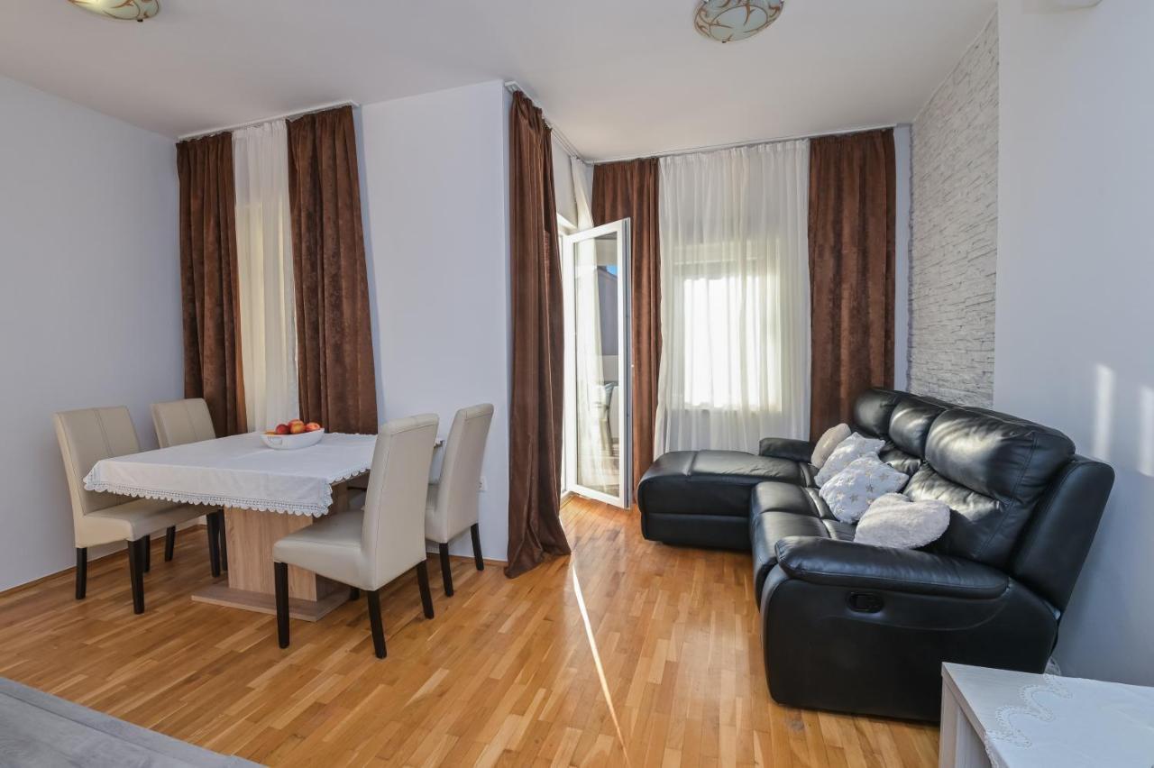 Apartment Center Ana Новалья Экстерьер фото